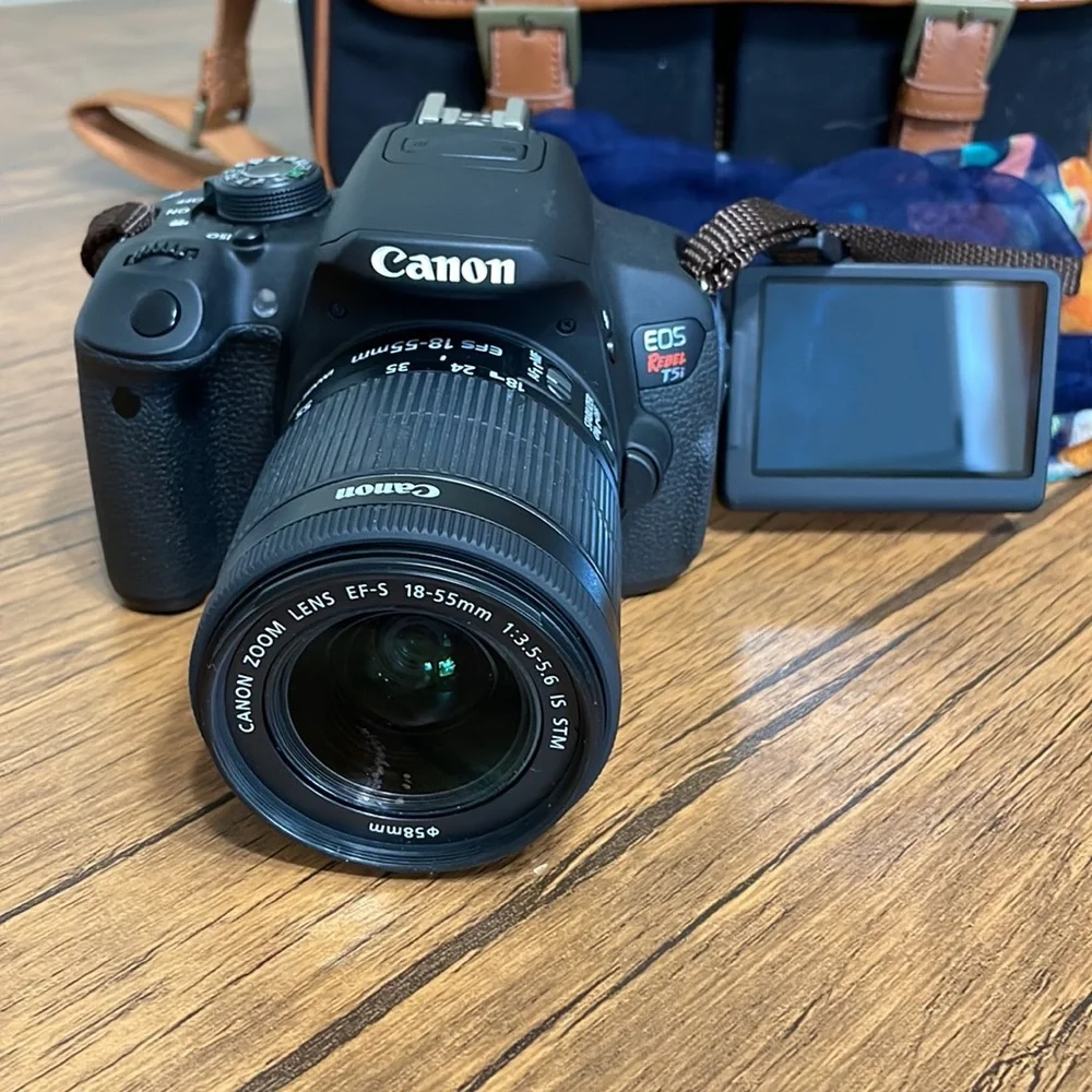 Canon EOS Rebel T5i DSLR